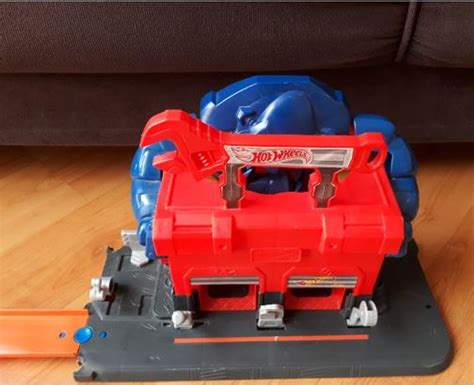 Hot Wheels City Ataque Gorila Na Garagem Brinquedo Hot Wheels Usado