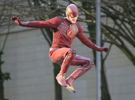 Revelado Uniforme Completo De The Flash Mega Hero Desperte O