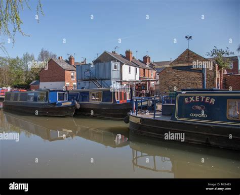 Oxford Canal and Town Centre Stock Photo - Alamy