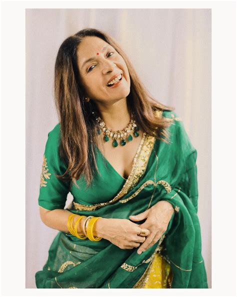 Neena Gupta Beautiful Lehenga Choli Look From Uunchai Promotions