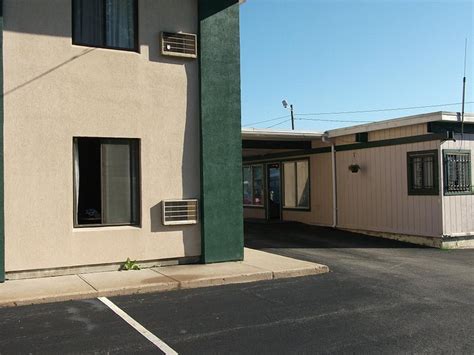 WOONSOCKET MOTOR INN - Motel Reviews, Photos, Rate Comparison - Tripadvisor