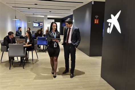 CaixaBank abre en Barberà del Vallès una oficina del nuevo modelo Store