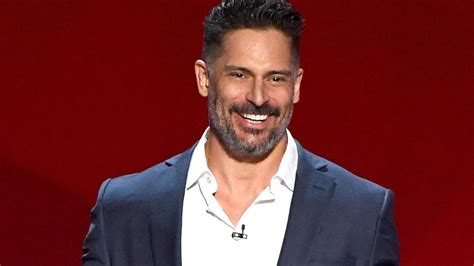 Joe Manganiello Shares First Look At Deathstrokes Costume See The