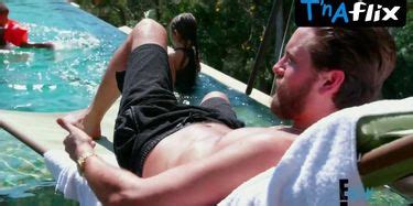 Kourtney Kardashian Bikini Scene In Keeping Up With The Kardashians Tnaflix Porn Videos