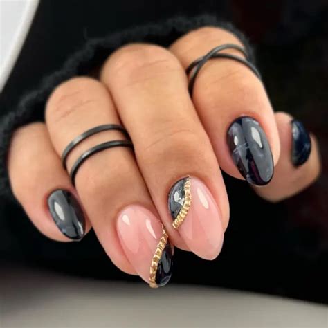 Ongles Nouvel An Id Es Manucure Noir Et Or Chic