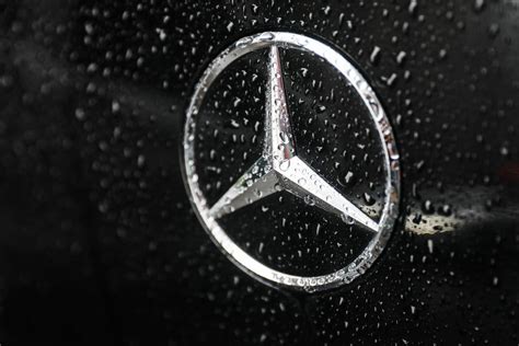 Mercedes Benz Emblem Black Background