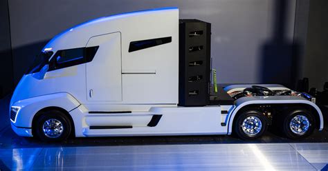 Nikola Motor unveils 1,000 HP hydrogen-electric truck with 1,200 mi. range