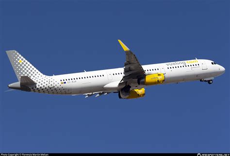 EC MJR Vueling Airbus A321 231 WL Photo By Florencio Martin Melian