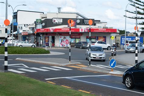 Sunlive Pāpāmoa Locals Petition Council Over Road Safety The Bays