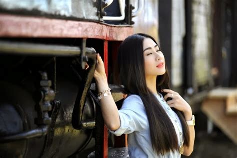 DJ Oxy tự nhận vòng một tự nhiên đẹp nhất Việt Nam HOT GIRL YÊU GÁI ĐẸP