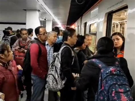 Línea 1 Metro Cdmx Hoy Desalojan A Usuarios Y Se Molestan Video