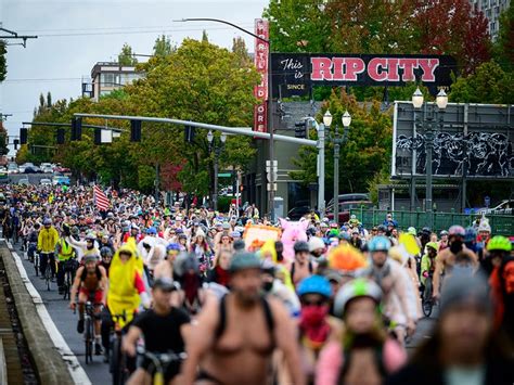 Naked Bike Riders Protest Ice In Portland Oregon Check Out Pics