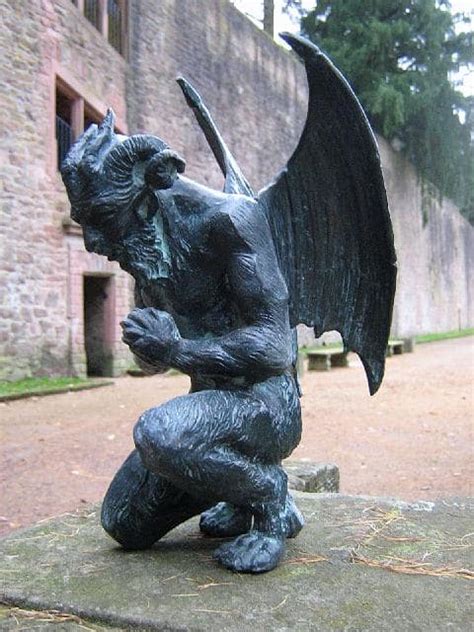 Gargoyles Wenk Gartenelemente