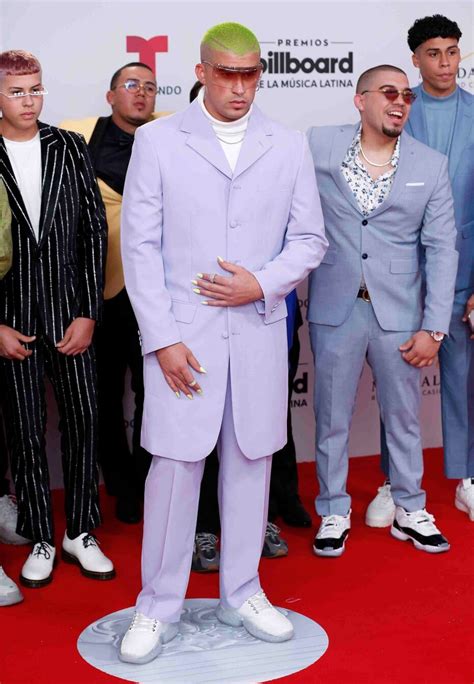 Los Looks En La Alfombra Roja De Los Premios Billboard Latinos El