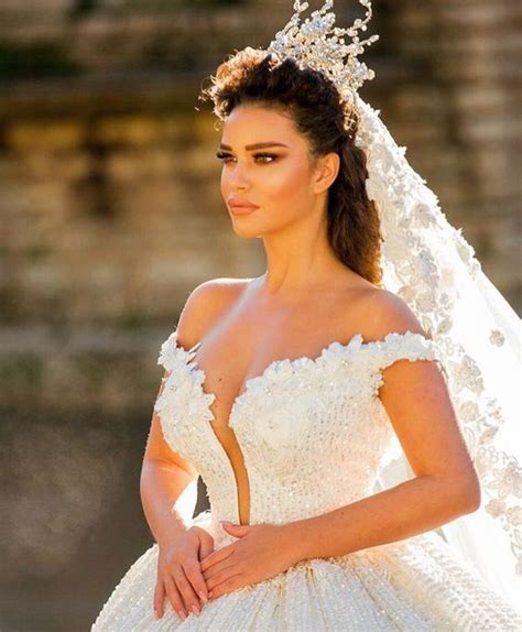 Frida Xhoi Xhei Bridal Haute Couture Robe De Conte De F Es Conte