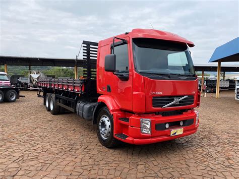 VOLVO VM 260 6X2 LEITO Giocar Caminhões Ltda