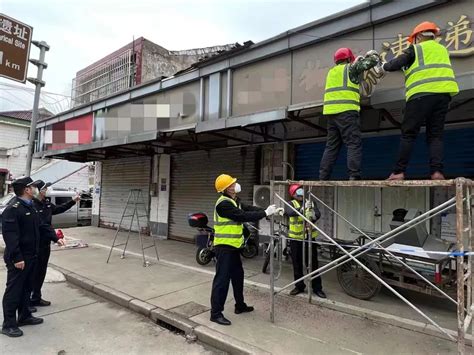 【专项执法】清理破损广告牌 提升市貌迎进博澎湃号·政务澎湃新闻 The Paper