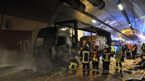 Lastwagen F Ngt Im Markusbergtunnel Feuer Luxemburger Wort