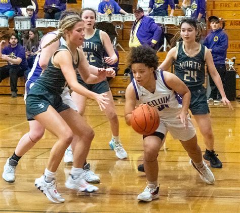 Girls Basketball Sequim Stays Unbeaten With Wins Over Knights Vikings