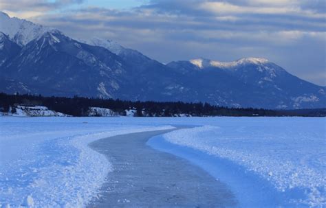 This Frozen Lake In Bc Has The Longest Skating Pathway In The World North Shore News