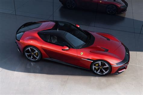 Ferrari 12Cilindri Il Potere Ineguagliabile Del V12