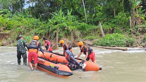 Tim Sar Cari Kakek Hilang Diduga Hanyut Di Sungai Idanogawo Nias