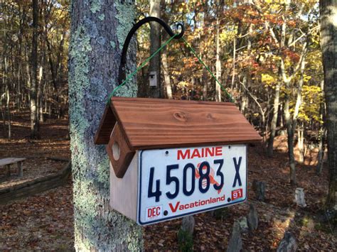 License Plate Birdhouse Plans: Unique Yard Art - FeltMagnet - Crafts