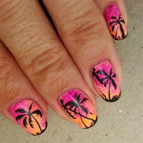 Palm Tree Nails Base Is China Glaze Feel The Breeze Sponged On Orly