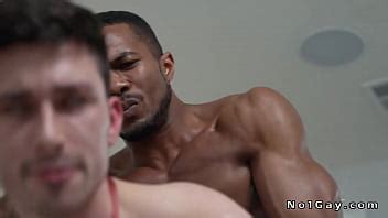Asistente Blanco Gay Recibe Una Gran Polla Negra Por El Culo A Lo Perrito XVIDEOS