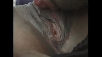 Semental musculoso cachondo folla duro a perra sexy en pose de perro en un sofá grande XVIDEOS