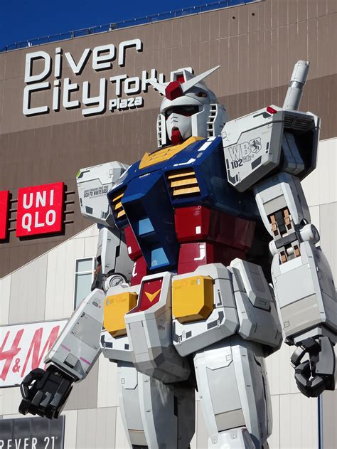 Rx 78 Gundam Statue