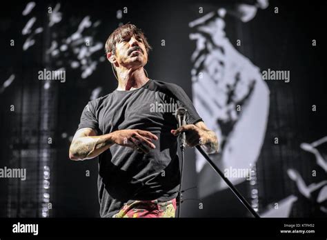 Anthony Kiedis Of The Red Hot Chili Peppers Hi Res Stock Photography And Images Alamy