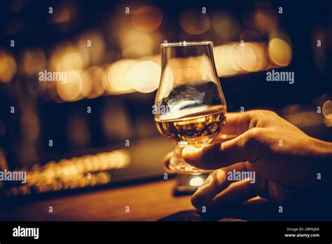 Hand Holding Whisky Glass Hi Res Stock Photography And Images Alamy