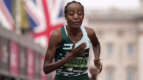 Sifan Hassan Wint Meteen Tijdens Haar Eerste Marathon N Verbreekt