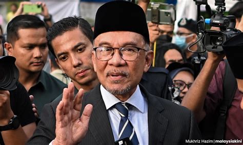 Mahkamah Persekutuan Tolak Rayuan Cabar Pengampunan Anwar