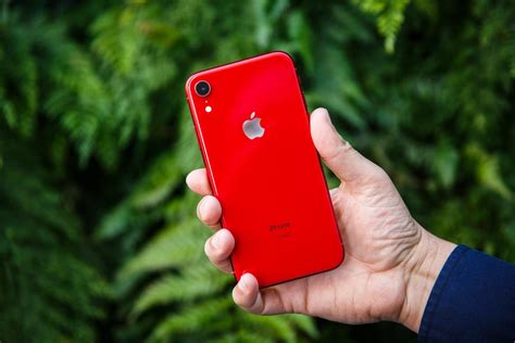 Iphone Xrs Product Red Model Blazes Bright In Crimson Cnet