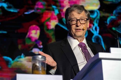 Bill Gates Y Su Frasco De Excrementos Invent Un Inodoro Que Funciona