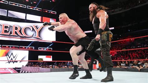 Photos The Beast And Strowman Slug It Out In Jaw Dropping Fight For