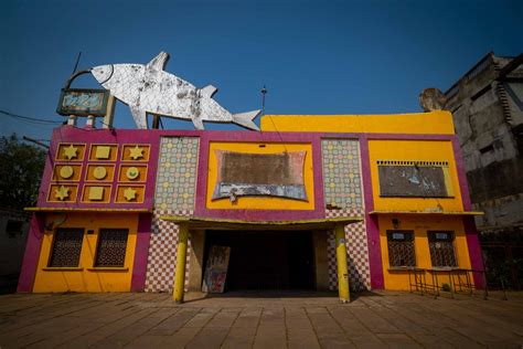 Photographing India's remaining single-screen cinemas | Adventure.com