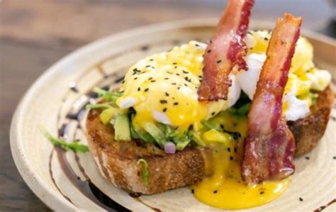 What To Serve With Eggs Benedict 10 BEST Options