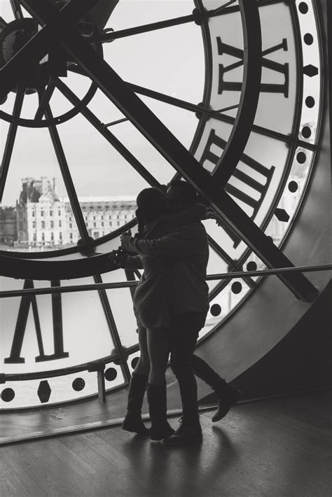 Artful Love A Classy Engagement Photoshoot At Musée Dorsay Deuxphoto