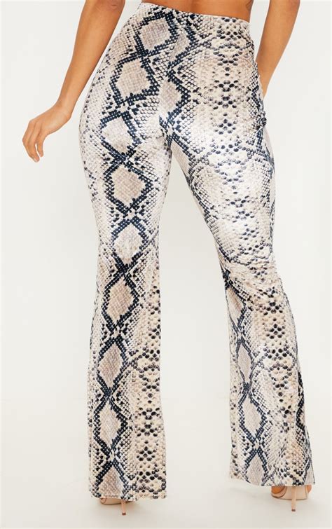 Snake Velvet Printed Flared Trouser Prettylittlething