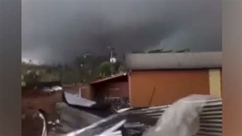 V Deo Mostra Tornado Por Dentro Em Xanxer Veja