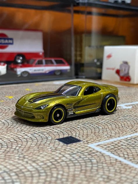 Rare Loose Super Treasure Hunt Hot Wheels 2013 Dodge Viper STH Hobbies Toys Toys Games On