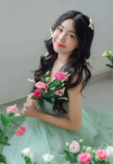 Trending có gì hot Thùy Tiên bị khởi kiện trend nhảy đón giáng sinh no TikTok