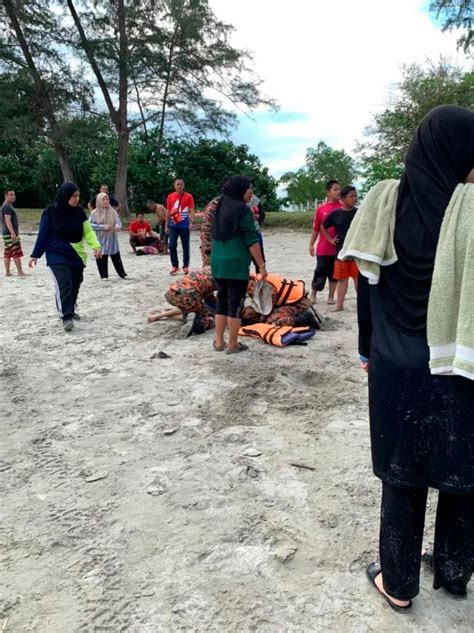 Remaja Perempuan Dikhuatiri Lemas Ketika Mandi Di Pantai Tanjung Balau