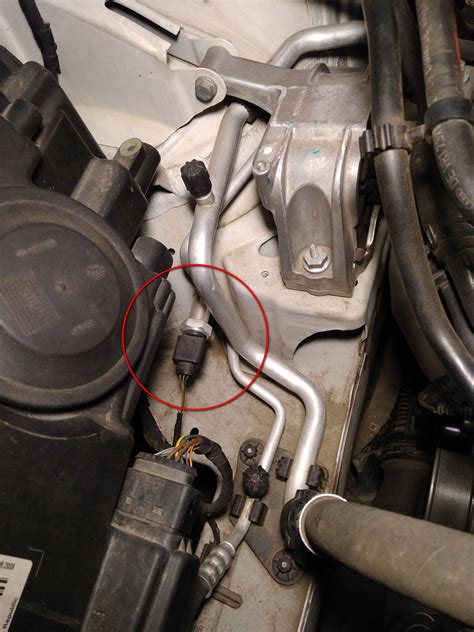 Замена датчика давления кондиционера — Volkswagen Tiguan (1G), 2 л ...