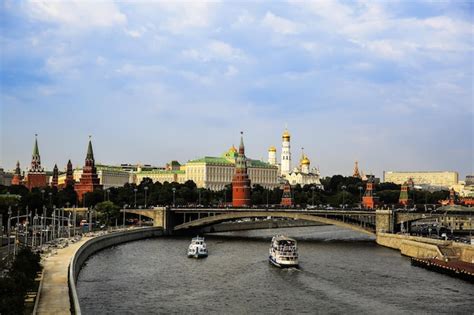 Premium Photo Moscow River And Kremlin In Moscow Russia