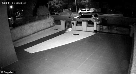 Sydney Detectives Hunt Nude Nightwalker After He Broke Into Ritzy Willoughby Home And Woke Owner