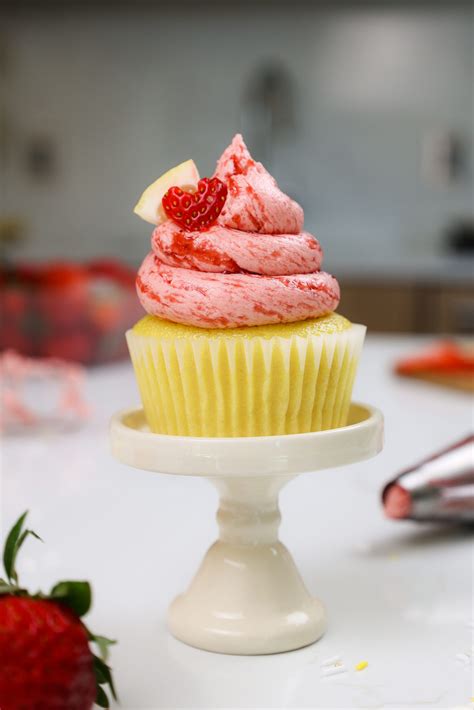 Strawberry Lemonade Cupcakes The Perfect Summer Dessert